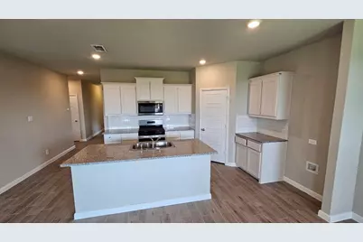 7717 Tuscarora Drive, Denton, TX 76259 - Photo 2