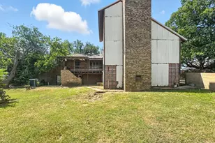 601 E Henry St, Hamilton, TX 76531 - Photo 6