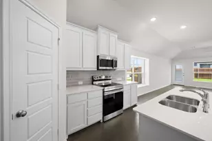 10301 Tapioca St, Fort Worth, TX 76036 - Photo 2