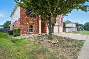 4541 Corner Brook Ln, Fort Worth, TX 76123 - Photo 2