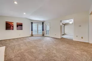 6049 Hillcrest Ave, University Park, TX 75205 - Photo 1