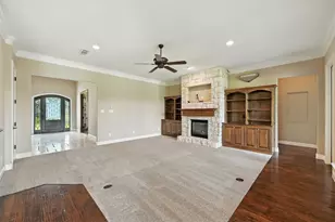 4405 Garden Dr, Arlington, TX 76001 - Photo 10