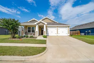 616 Mayfield Dr, Cleburne, TX 76031 - Photo 2