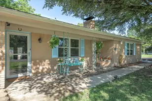 542 S Houston St, Edgewood, TX 75117 - Photo 8