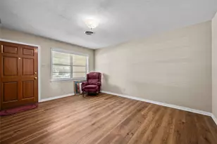 117 S Bermuda St, Lacy Lakeview, TX 76705 - Photo 8