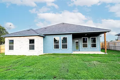 1412 Mason Street, Bowie, TX 76230 - Photo 4