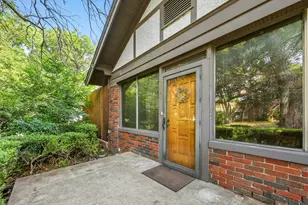 1042 N Clinton Ave, Dallas, TX 75208 - Photo 4