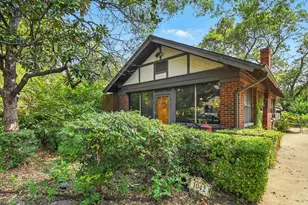 1042 N Clinton Ave, Dallas, TX 75208 - Photo 1
