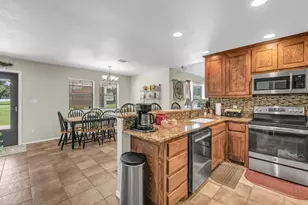 142 Bishop Dr, Weatherford, TX 76088 - Photo 8