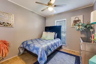 8633 Baumgarten Dr, Dallas, TX 75228 - Photo 20