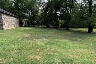 343 N Morris St, Gainesville, TX 76240 - Photo 18