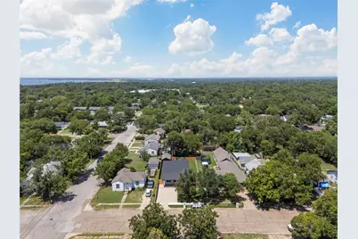 2923 Reuter Avenue, Waco, TX 76708 - Photo 32