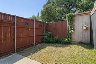 11834 Leisure Dr, Dallas, TX 75243 - Photo 18