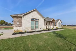 8513 Wild Colt Dr, Godley, TX 76044 - Photo 2