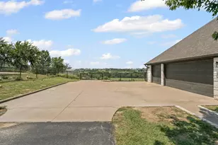 313 Canyon Creek Cir, Weatherford, TX 76087 - Photo 36