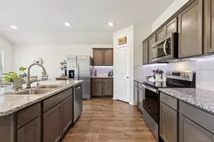 912 Alton Dr, Aubrey, TX 76227 - Photo 6