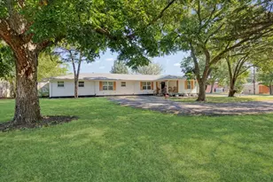 501 W Bells Blvd, Bells, TX 75414 - Photo 1