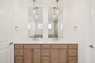 9332 Charlie Ln, Dallas, TX 75238 - Photo 10