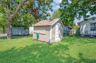 515 E 15th St, Bonham, TX 75418 - Photo 24