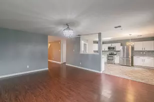 8405 Shining Waters Ln, Arlington, TX 76002 - Photo 10