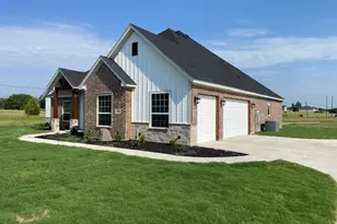 2001 Donna Ct, Reno, TX 76020 - Photo 2