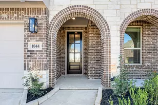 1044 Snowy Owl Dr, Alvarado, TX 76009 - Photo 4