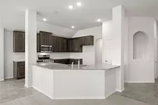 808 Misty Ln, Cleburne, TX 76033 - Photo 4