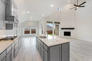 1028 Snowy Owl Dr, Alvarado, TX 76009 - Photo 14