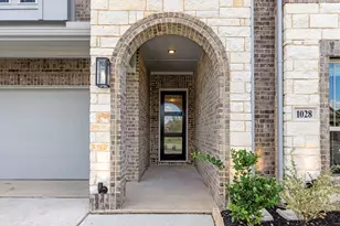 1028 Snowy Owl Dr, Alvarado, TX 76009 - Photo 4