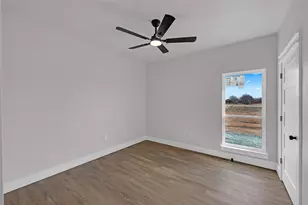 209 Avenida Ave, Rio Vista, TX 76093 - Photo 20