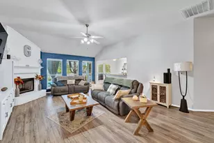 431 Hidden Ridge Dr, Burleson, TX 76028 - Photo 10