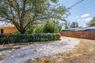 1909 8th St, Brownwood, TX 76801 - Photo 28