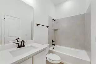 1240 Amberwood Ln, Red Oak, TX 75154 - Photo 8