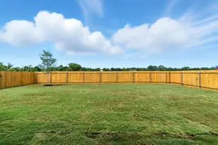 421 Jameson St, Springtown, TX 76082 - Photo 32