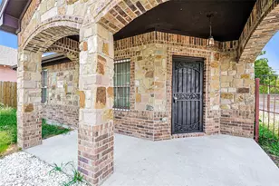 1400 Stewart St, Fort Worth, TX 76104 - Photo 2