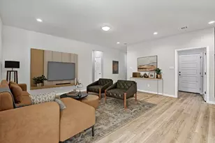 2515 Birdell Ct, Fort Worth, TX 76105 - Photo 2