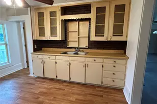 302 N Commerce St, Savoy, TX 75479 - Photo 16