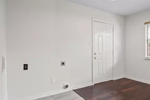 3338 Falls Dr, Dallas, TX 75211 - Photo 16