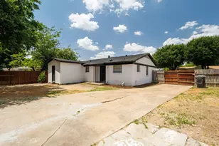 2306 Clover Ridge Dr, Dallas, TX 75216 - Photo 24