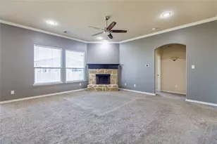 637 Peach Ln, Burleson, TX 76028 - Photo 6