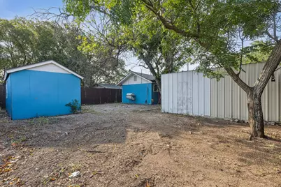 303 E 5th Street, Justin, TX 76247 - Photo 8