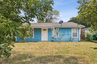 303 E 5th Street, Justin, TX 76247 - Photo 6