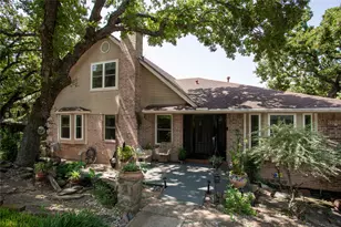 1806 Old Oak Dr, Arlington, TX 76012 - Photo 2