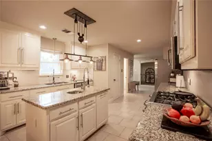 1806 Old Oak Dr, Arlington, TX 76012 - Photo 16