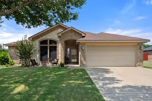 628 E Sheila Cir, Joshua, TX 76058 - Photo 2