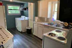 306 W Scott St, Athens, TX 75751 - Photo 6