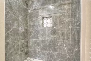 610 Valley Mills Dr, Arlington, TX 76018 - Photo 32