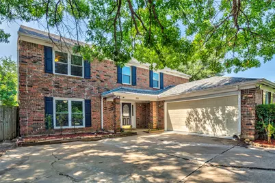 610 Valley Mills Drive, Arlington, TX 76018 - Photo 2