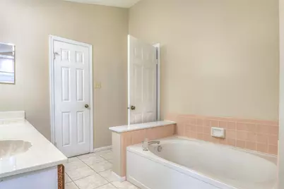 610 Valley Mills Drive, Arlington, TX 76018 - Photo 26