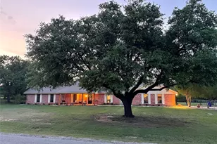 942 Diana Ln, Stephenville, TX 76401 - Photo 1